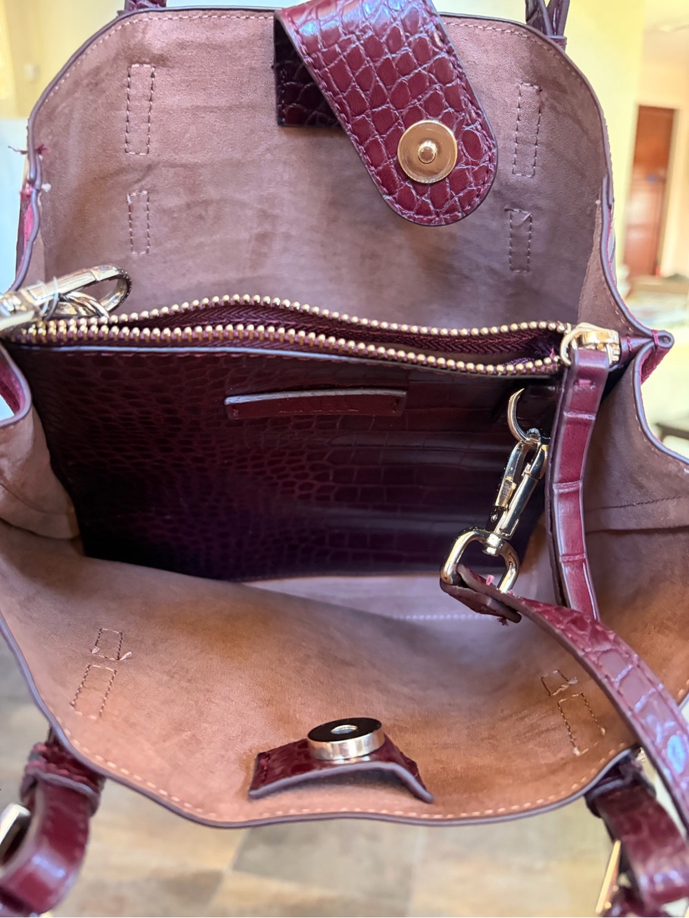 Zara Burgundy Croc-Embossed Shoulder Tote RARE - Picture 7 of 9